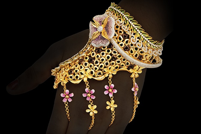 ESTABLISHMENT OF EMERALD JEWELLERS HANDMADE JEWELLERY
