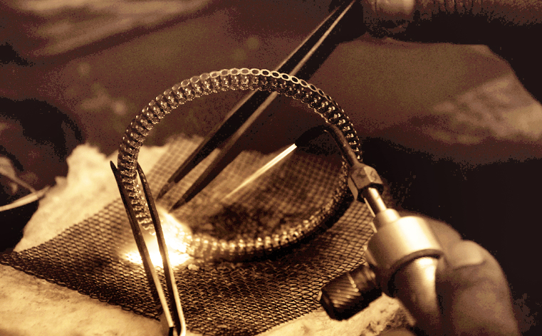 ESTABLISHMENT OF EMERALD JEWELLERS HANDMADE JEWELLERY